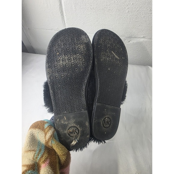 MICHAEL KORS Logo Woman's 8 MK Slide Black Gray Faux Fur Slippers Soft - Picture 6 of 7